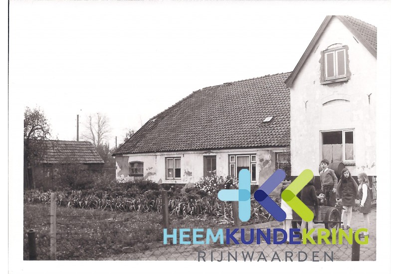 Kosterstraat nr.3-4-5-6- pannerden sloopwoningen 1968 (1)